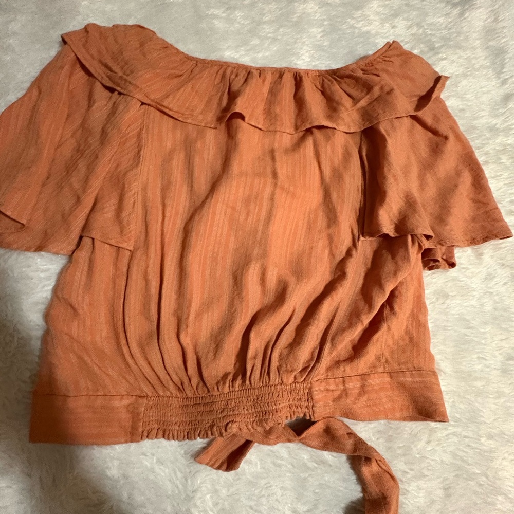 Free People "The Ramona tie-waist top cropped blouse Ruffle Neck
Peach Color L - Picture 9 of 9